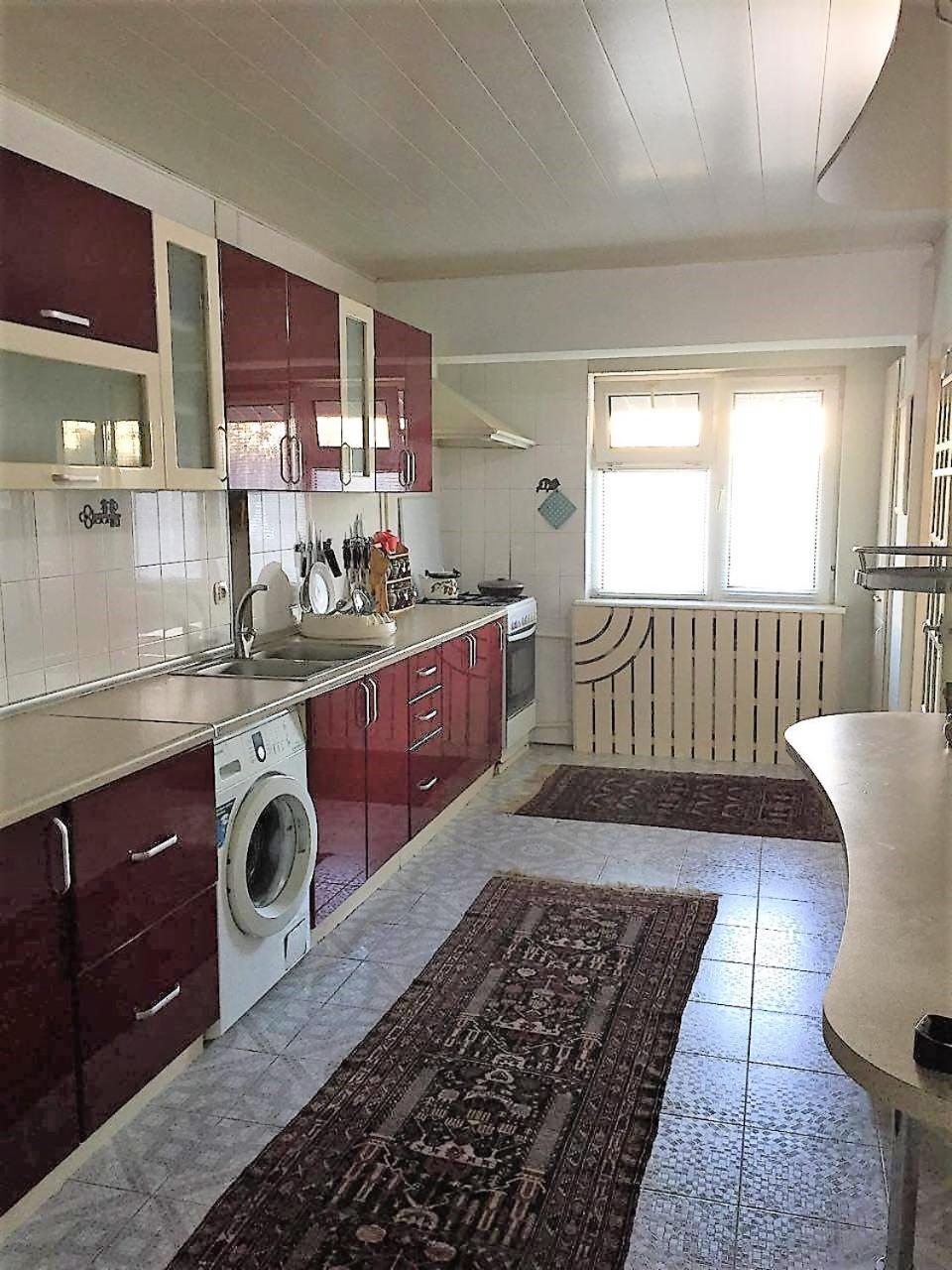 Pangsapuri 100 m² dengan 3 bilik tidur dan 1 bilik mandi peribadi di Daerah Shaykhontohur Tashkent Luaran gambar