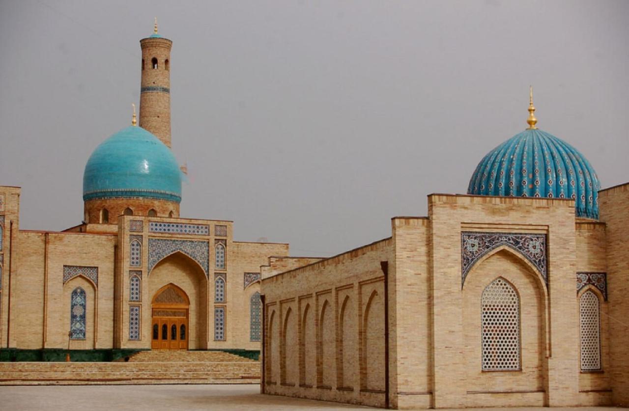 Pangsapuri 100 m² dengan 3 bilik tidur dan 1 bilik mandi peribadi di Daerah Shaykhontohur Tashkent Luaran gambar