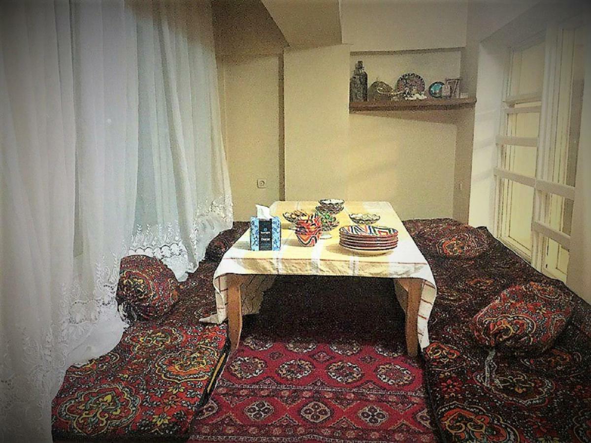 Pangsapuri 100 m² dengan 3 bilik tidur dan 1 bilik mandi peribadi di Daerah Shaykhontohur Tashkent Luaran gambar