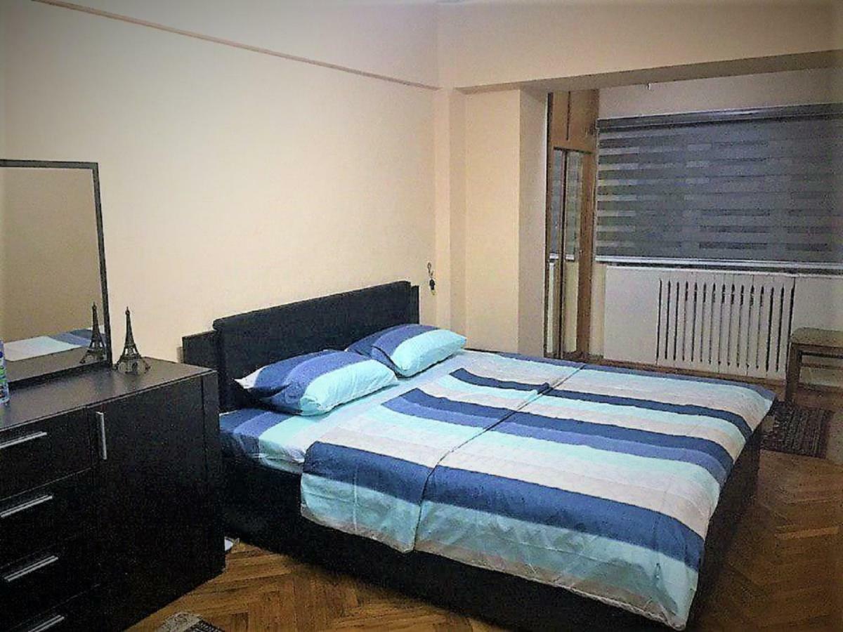 Pangsapuri 100 m² dengan 3 bilik tidur dan 1 bilik mandi peribadi di Daerah Shaykhontohur Tashkent Luaran gambar