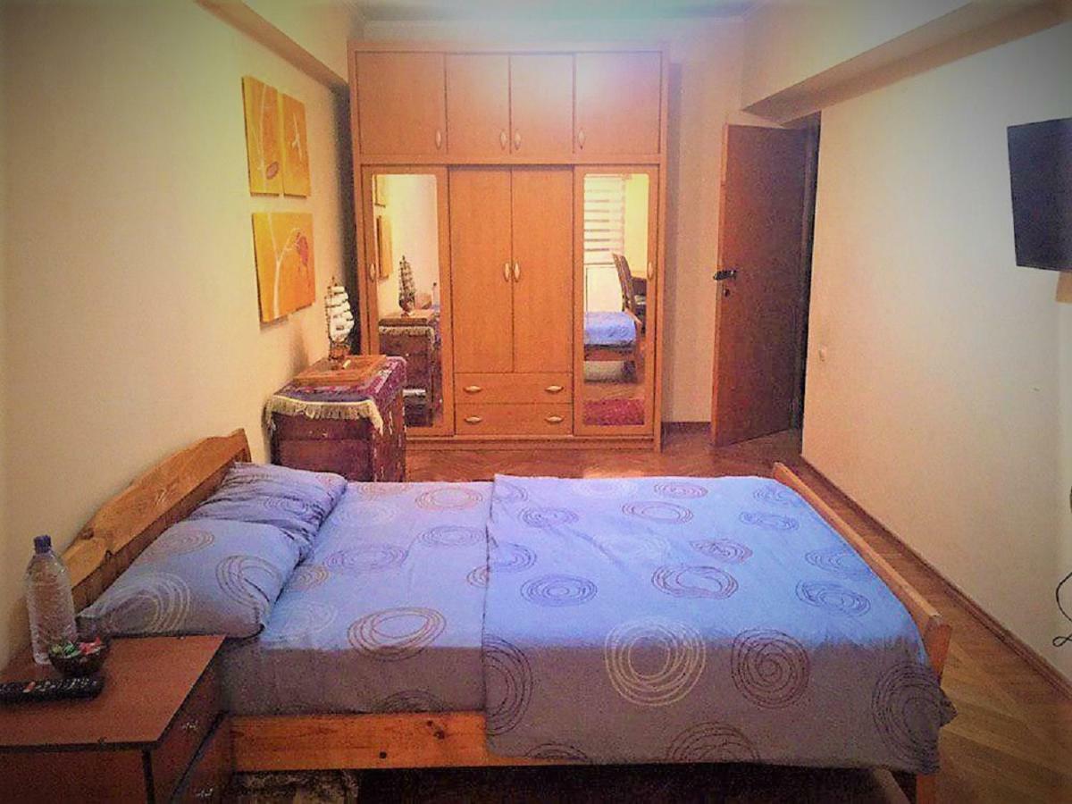Pangsapuri 100 m² dengan 3 bilik tidur dan 1 bilik mandi peribadi di Daerah Shaykhontohur Tashkent Luaran gambar